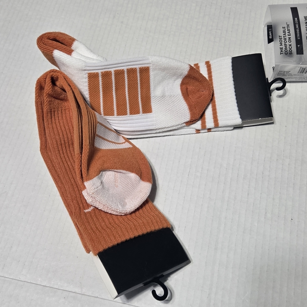 Set of 2 Warm Holiday Socks Texas Longhorn Fans Bevo Socks Hook Em OSFM  NEW - Picture 2 of 13